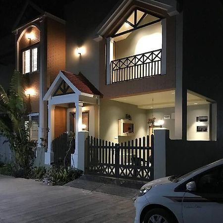Entire Craftsman House With 2 Bedrooms Kitchen And More Raipur  Ngoại thất bức ảnh